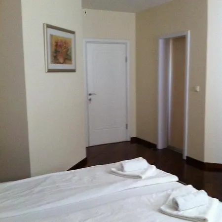 Sunny House Sopiste