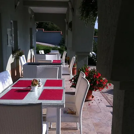 Sunny House Sopiste